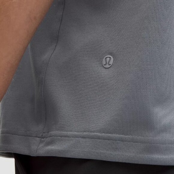 lululemon Men's EasySet Training Short-Sleeve Shirt - Picture 3 of 3